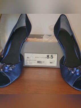 ANNTAYLOR BLUE SOPHIA DORSAY EMBELLISHED JEWELRY HEELS PUMPS SHOES SATIN PEEPTOE